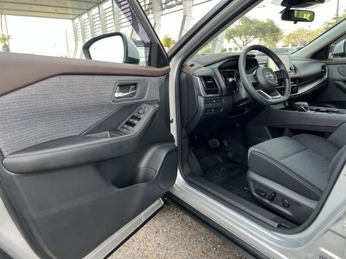 Certified 2023 Nissan Rogue SV image 20