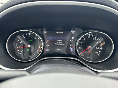 Used 2018 Jeep Compass Limited w/ Navigation Group image 27