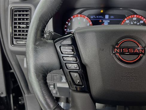 Used 2022 Nissan Frontier PRO-4X w/ Pro-4X Premium Package image 18