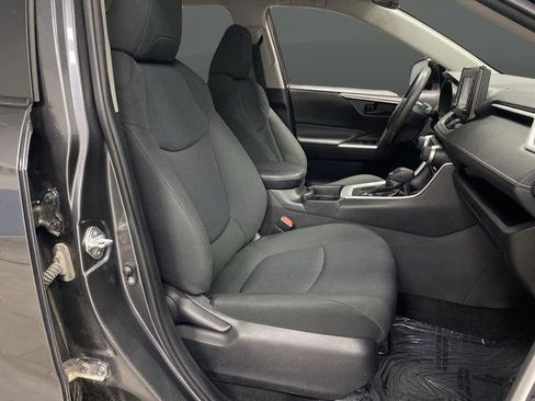 Used 2021 Toyota RAV4 LE image 24
