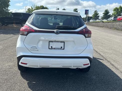 New 2025 Nissan Kicks Play S image 5