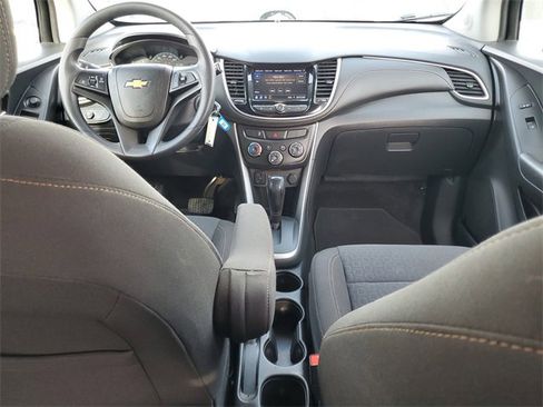 Certified 2020 Chevrolet Trax LS w/ Tint and Cruise Package image 18