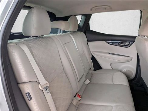 Used 2020 Nissan Rogue Sport SV image 18