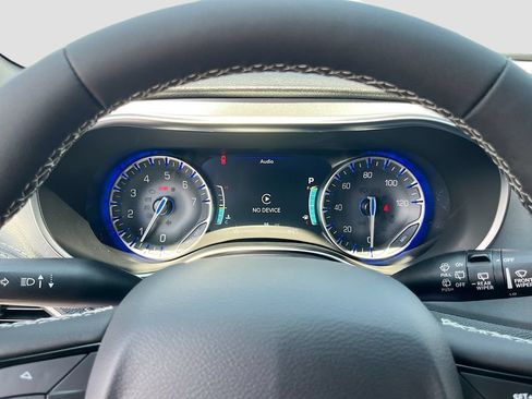 New 2026 Chrysler Pacifica Limited w/ S Appearance Package AWD/4WD image 12