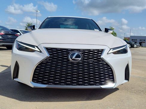 Used 2023 Lexus IS 300 w/ Comfort Package RWD image 9
