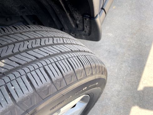 Used 2025 Honda Pilot EX-L image 7