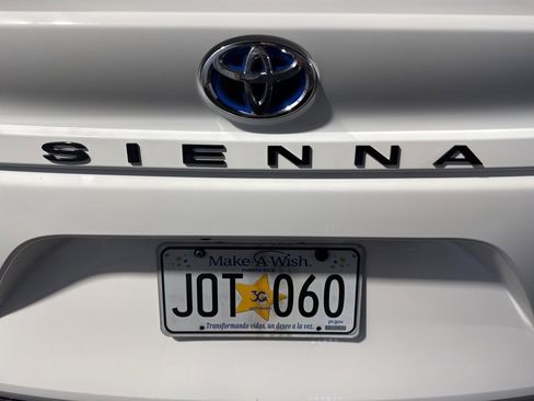 Used 2021 Toyota Sienna XSE image 20