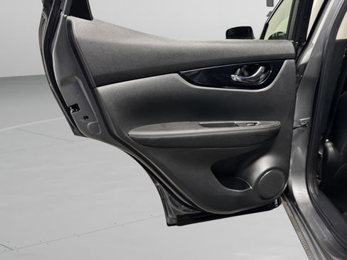 Used 2018 Nissan Rogue Sport SL w/ SL Premium Package image 35