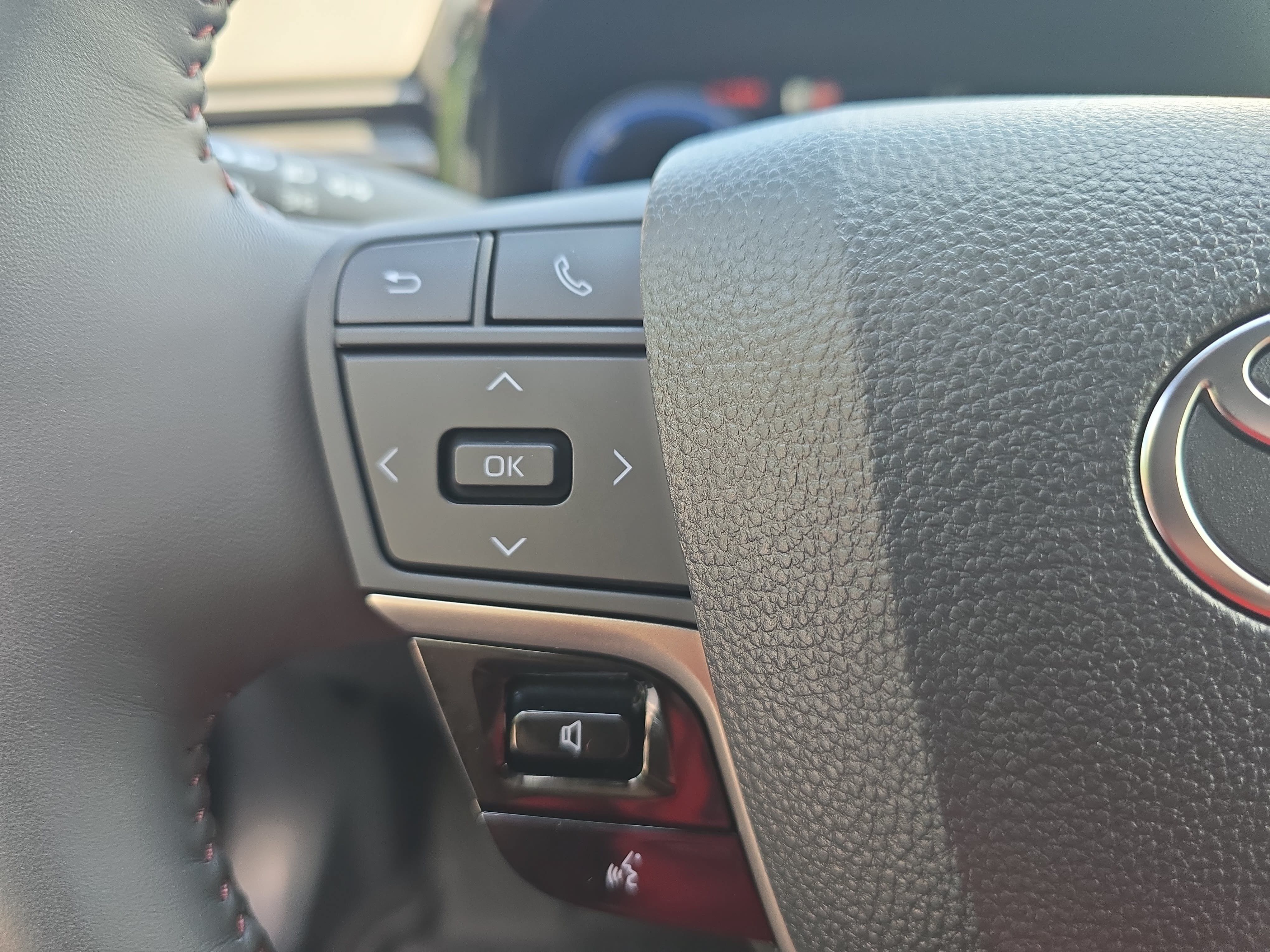 Used 2025 Toyota Camry XSE w/ Premium Plus Package FWD image 15