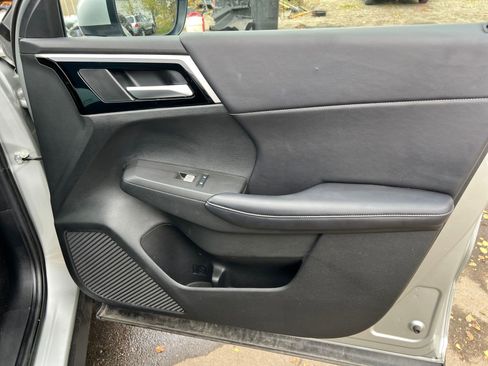 Used 2023 Mitsubishi Outlander SE image 17