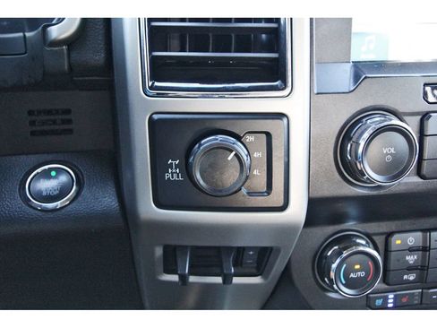 Used 2019 Ford F250 Lariat w/ Lariat Ultimate Package AWD/4WD image 26