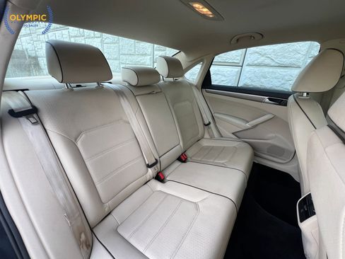 Used 2017 Volkswagen Passat 1.8T SE image 45