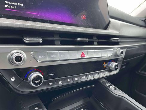 Used 2023 Kia Telluride EX w/ EX Captain's Chair Package image 34