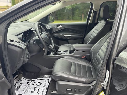 Used 2018 Ford Escape SEL image 10
