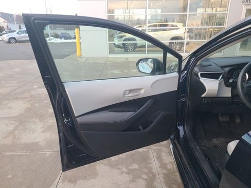 Used 2022 Toyota Corolla LE image 17