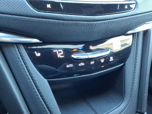 Certified 2022 Cadillac XT5 Premium Luxury image 32