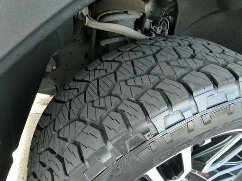 Certified 2024 GMC Sierra 1500 AT4 w/ Technology Package image 15