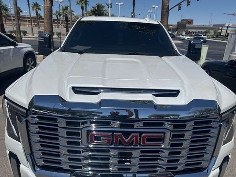 Used 2024 GMC Sierra 2500 Denali w/ Denali Reserve Package AWD/4WD image 10