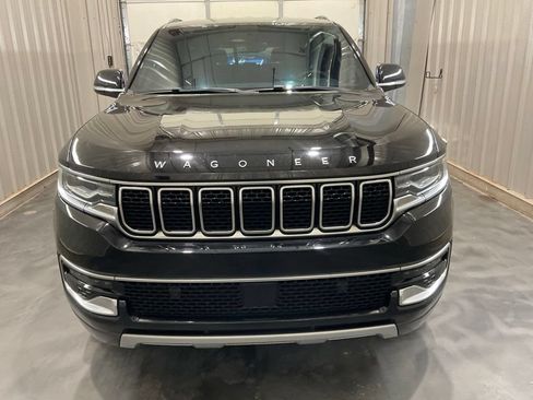 Used 2022 Jeep Wagoneer Series II AWD/4WD image 5