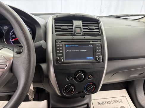 Used 2016 Nissan Versa SV w/ SV Tech Package FWD image 10