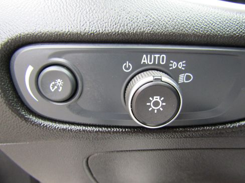 Used 2024 Chevrolet Malibu LT FWD image 20