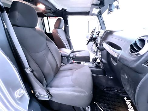 Used 2016 Jeep Wrangler Unlimited Sport w/ Quick Order Package 24S AWD/4WD image 31