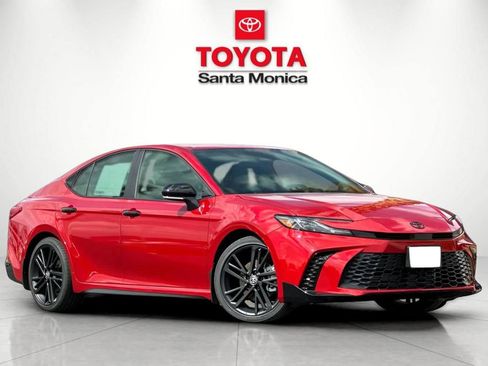 New 2026 Toyota Camry Hybrid FWD image 1