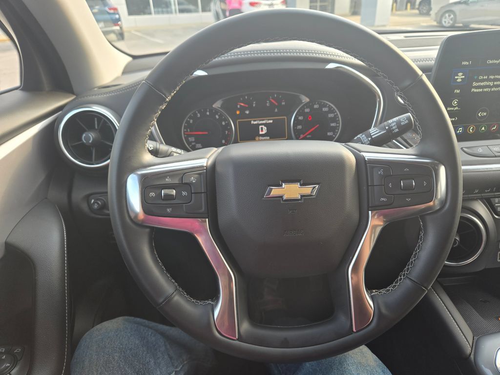Used 2024 Chevrolet Blazer LT w/ Sound & Technology Package FWD image 11