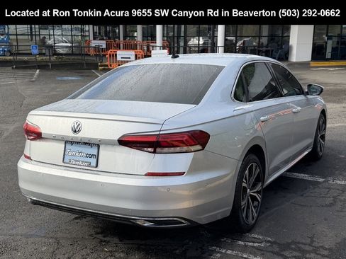 Used 2020 Volkswagen Passat 2.0T SEL image 8