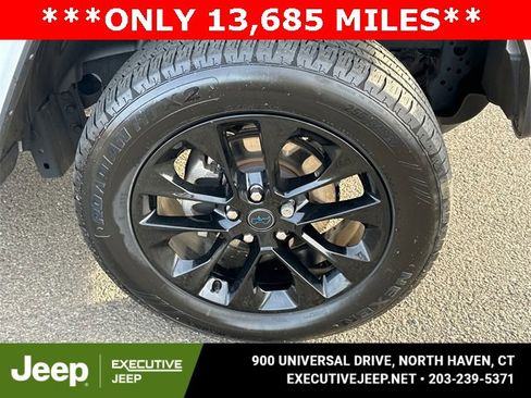 Used 2024 Jeep Wrangler Unlimited Sahara w/ Safety Group image 7