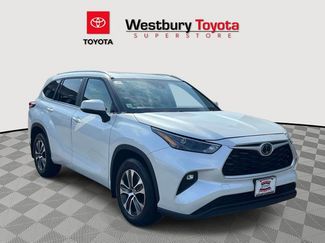 Used 2023 Toyota Highlander XLE video 1