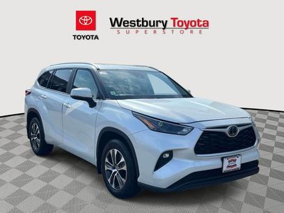 Used 2023 Toyota Highlander XLE