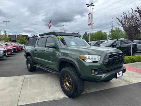 Used 2021 Toyota Tacoma SR5 w/ Trail Edition AWD/4WD image 7