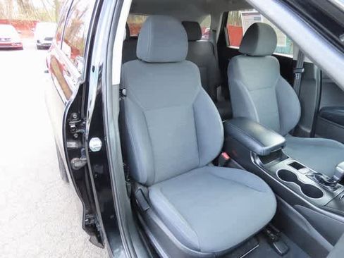 Used 2019 Kia Sorento LX image 18