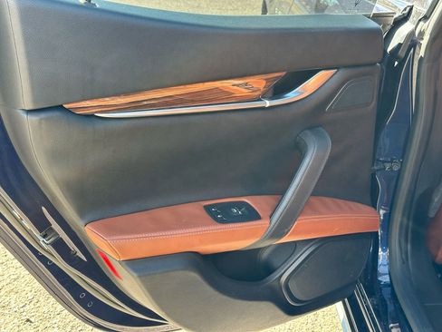 Used 2018 Maserati Ghibli S image 26