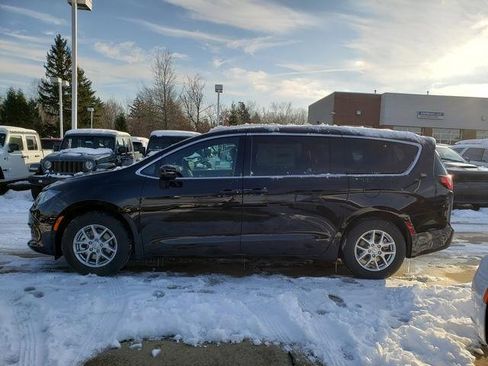 New 2026 Chrysler Voyager LX image 3