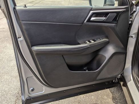 Used 2024 Mitsubishi Outlander SE image 14