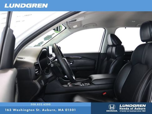 Used 2025 Honda Pilot EX-L image 12