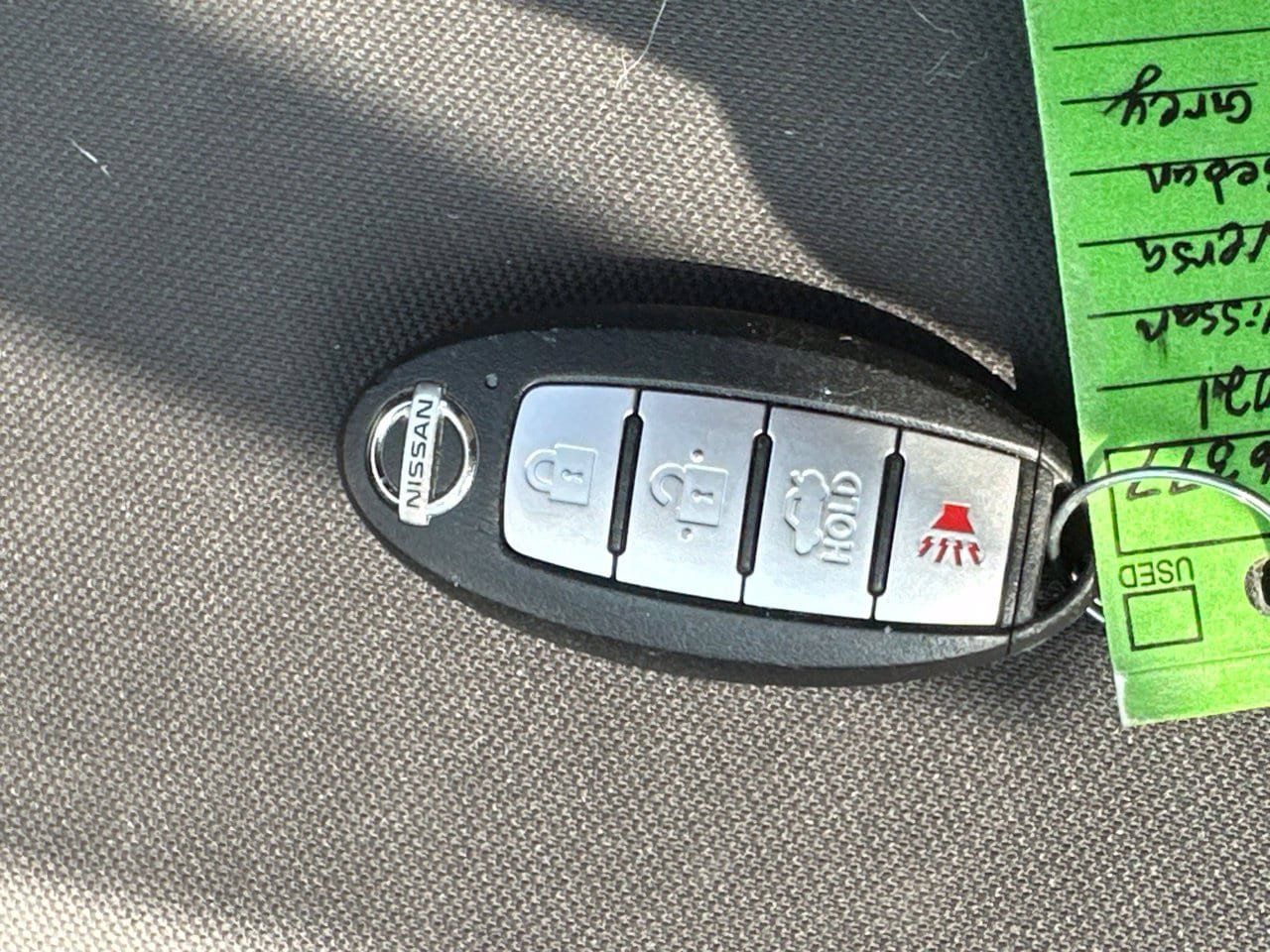 Used 2021 Nissan Versa SV FWD image 28