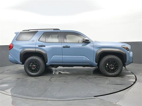 New 2025 Toyota 4Runner SR5 image 2