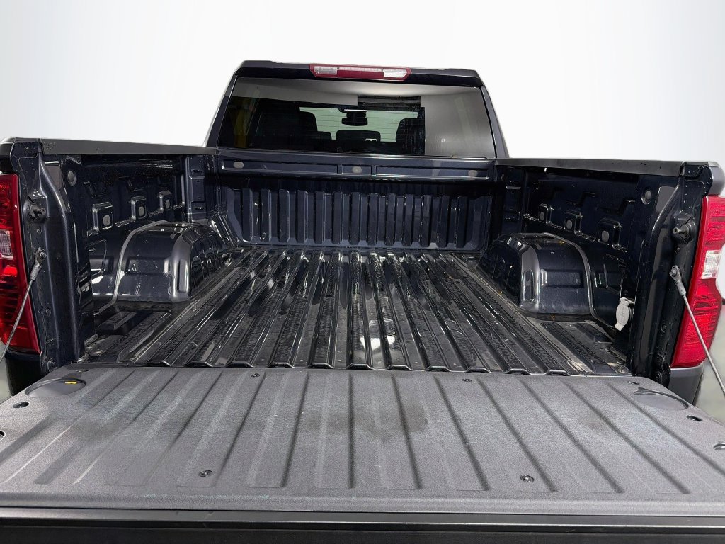 Used 2023 Chevrolet Silverado 1500 LT AWD/4WD image 25