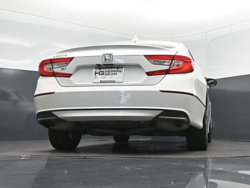 Used 2018 Honda Accord EX image 40