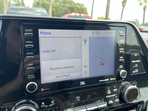 Used 2020 Toyota Highlander Limited AWD/4WD image 24