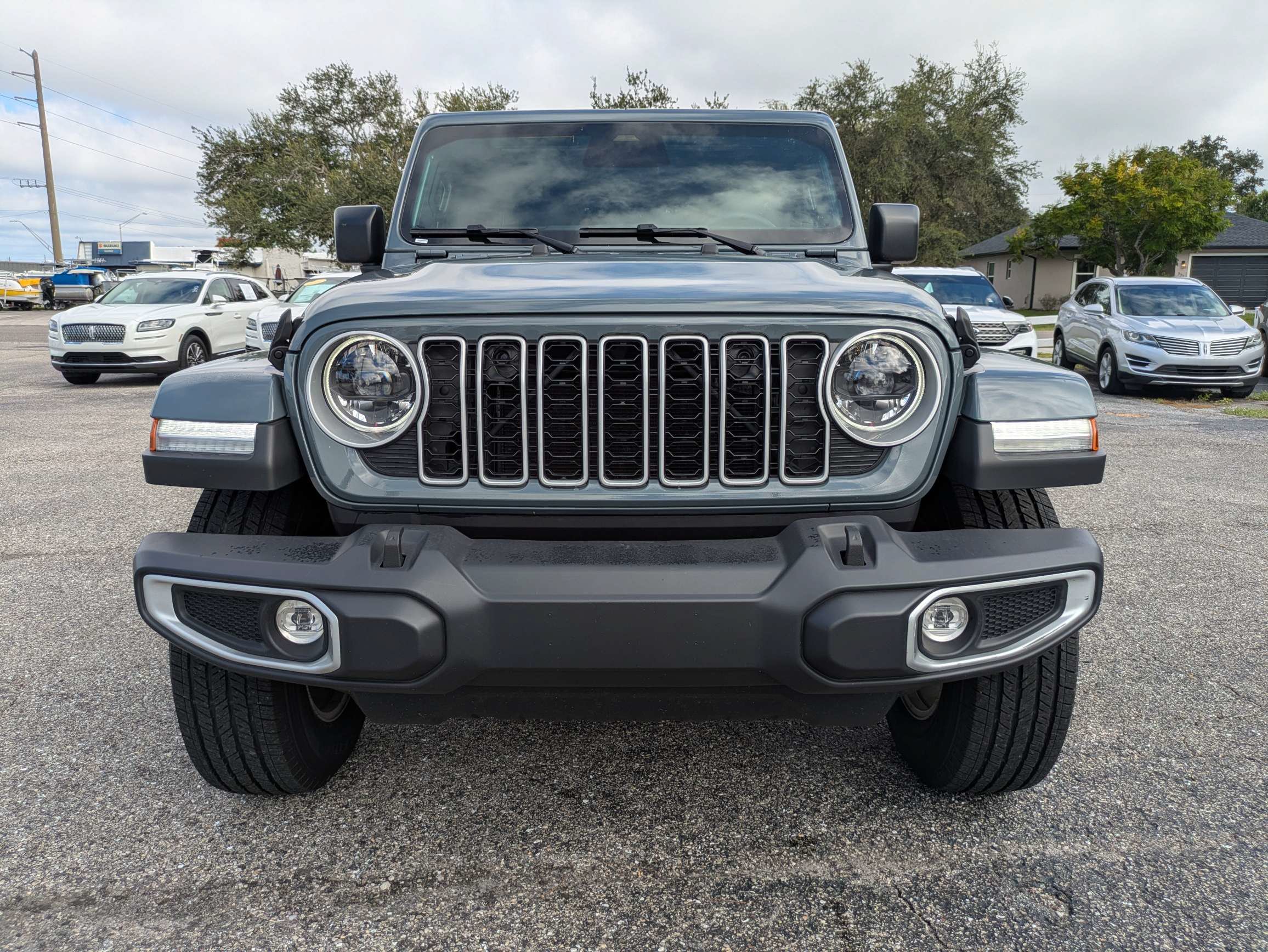 Used 2026 Jeep Wrangler Unlimited Sahara AWD/4WD image 9