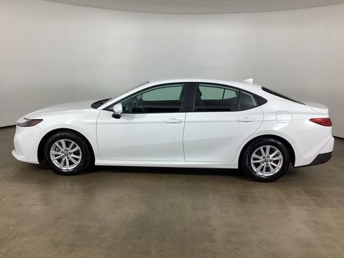 Used 2025 Toyota Camry LE FWD image 14