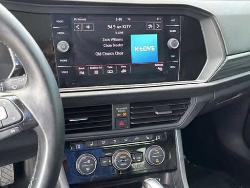 Used 2019 Volkswagen Jetta SEL FWD image 16