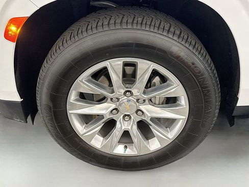 Used 2023 Chevrolet Suburban Premier image 29