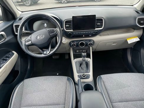 Used 2023 Hyundai Venue Limited w/ Cargo Package image 9