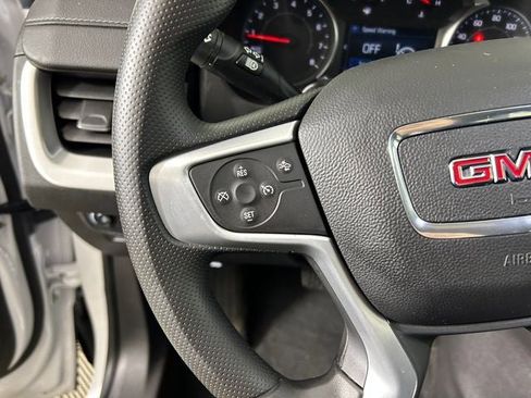 Used 2024 GMC Terrain SLE w/ Driver Convenience Package FWD image 16