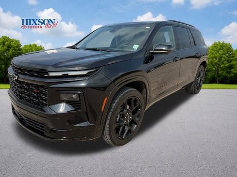 Used 2024 Chevrolet Traverse RS image 3